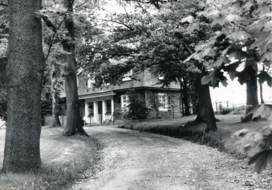 Auch um Lennep herum bemerkte Ommerborn mehrere altbergisch anmutende Häuslein. Hier eine frühere Remise eines Landhauses auf dem Nagelsberg