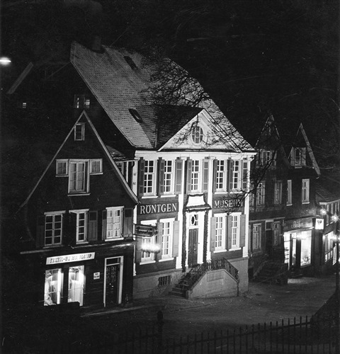Abb. 11 Röntgenmuseum bei Nacht, Bildautor Fritz Schurig